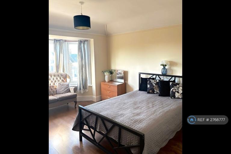 1 bedroom in Wyndham Avenue, Margate, CT9 (#2768777)