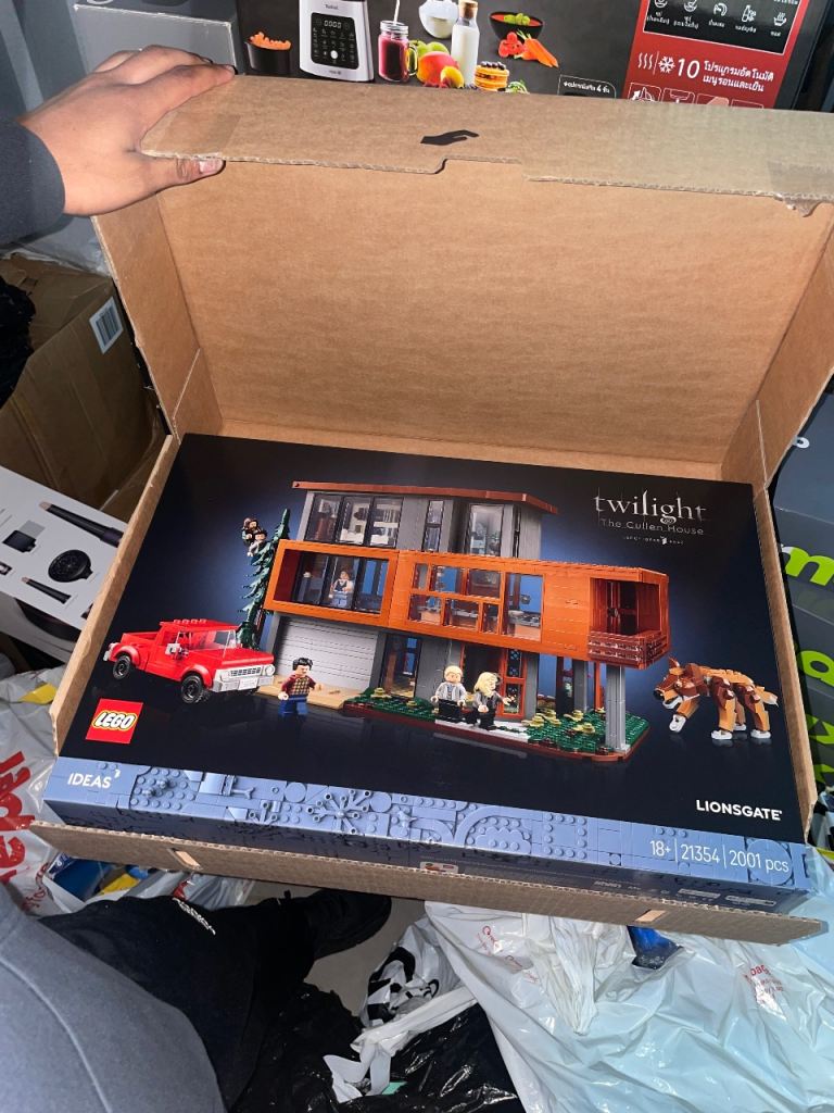 LEGO Ideas Twilight the Cullen House 21354 Building Kit 2001 Pieces NEW & SEALED