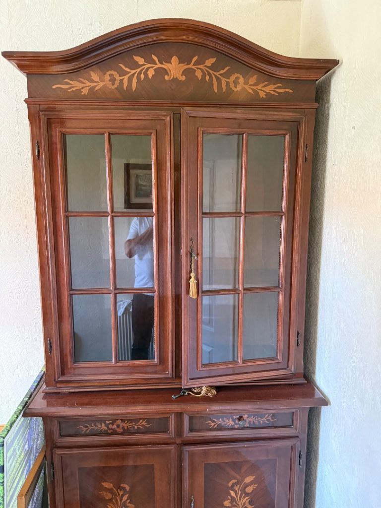 Good Condition Brown Wooden Display Cabinet with Glass Doors and Inlay