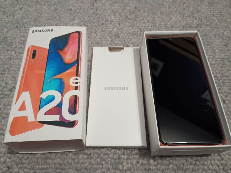 Like New Samsung Galaxy A20e Dual SIM 4G 32GB Unlocked, in Coral, Pristine Condition