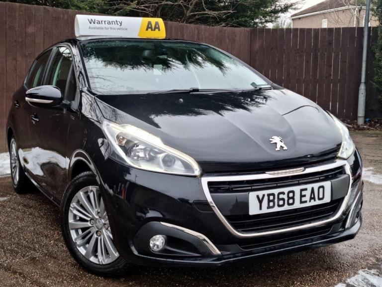 2018 Peugeot 208 1.2 PureTech 82 Signature 5dr [Start Stop] HATCHBACK PETROL Manual