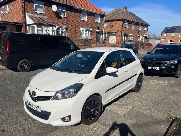 2012 Toyota Yaris 1.3 vvti petrol manual 