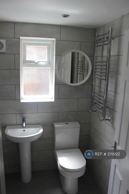 7 bedroom house in Ruskin Avenue, Manchester, M14 (7 bed) (#2715122)