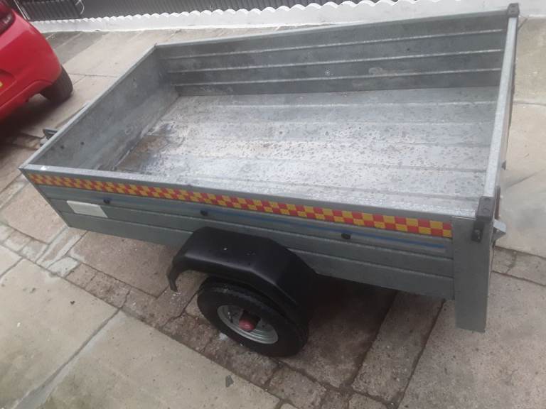 B.t.h galvanised trailer 5x3 as lift out tailgate new tyres new mudgaurds new rain cover 
