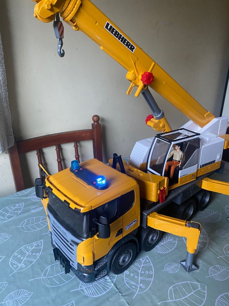 Bruder Scania Liebherr crane truck toy