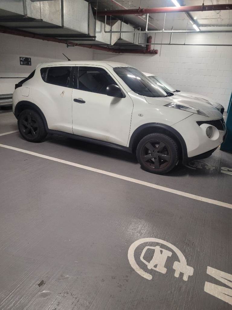 Nissan, JUKE, Hatchback, 2010, Manual, 1598 (cc), 5 doors