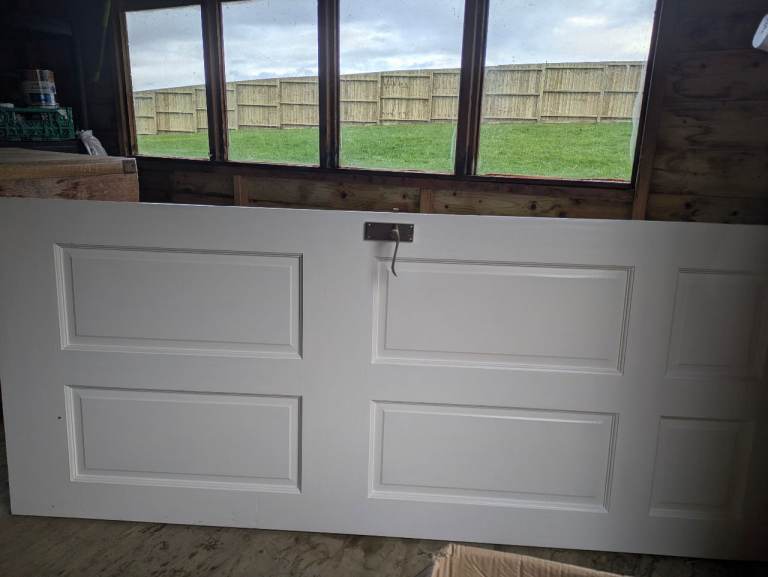 Internal door with handle and hinges