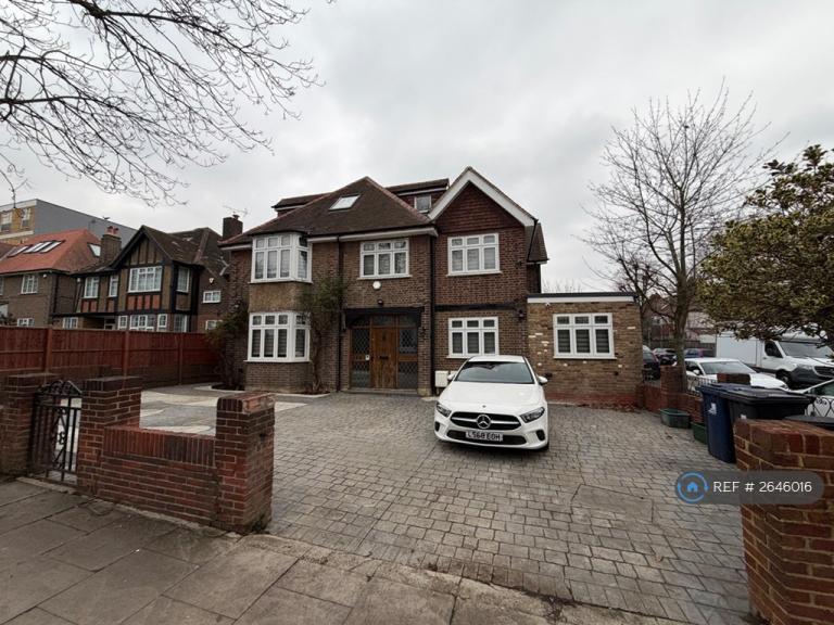 5 bedroom house in Argyle Road, London, W13 (5 bed) (#2646016)
