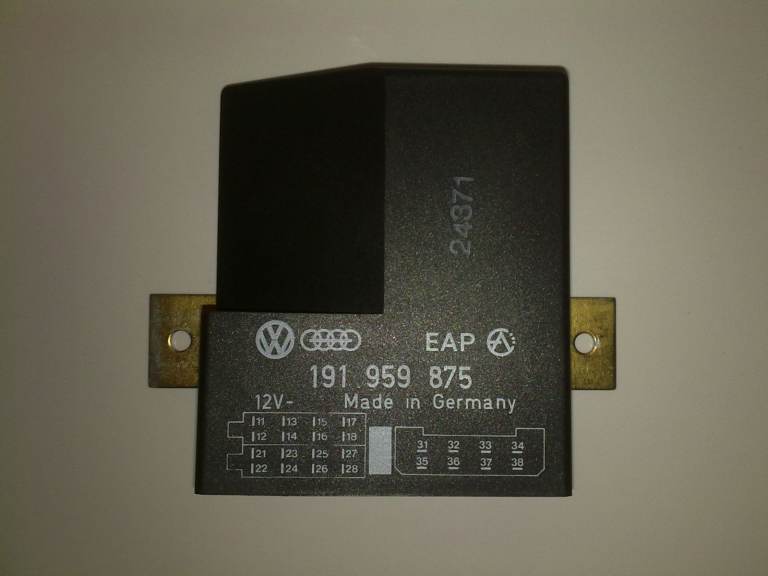 VW Volkswagen Corrado, Caddy, Golf, Passat, T4 Van Power / Electric Window Module