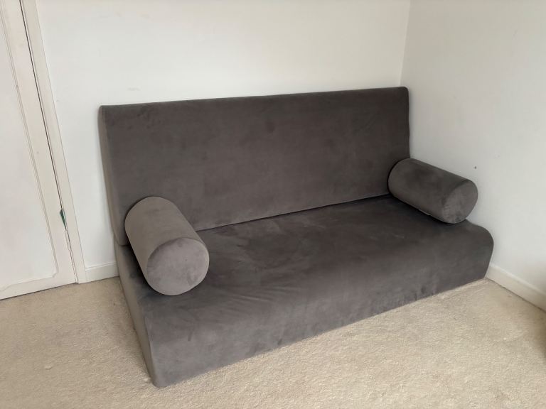 FREE - Floor seating beautiful good condition 