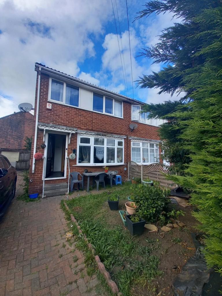 3 Bedroom Semi detached House for Rent