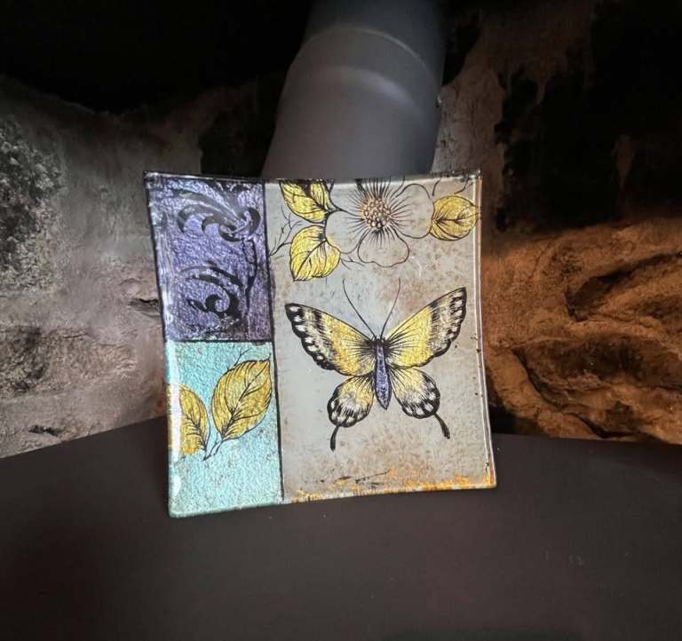 Pair of D'Lusso Designs Butterfly Decorative Glass Square Platters