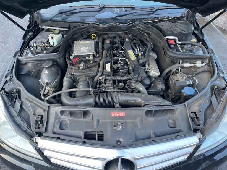 12 Mercedes c200 2.2 diesel Auto Black BREAKING parts