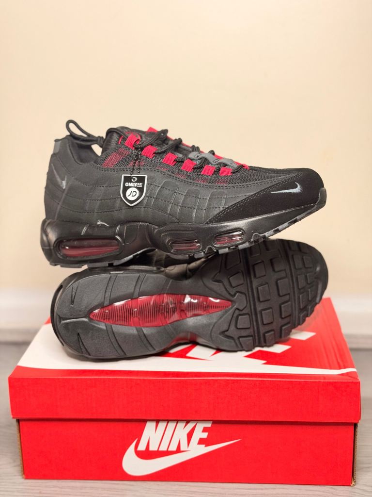 New Nike Air Max 95 Trainers – Black/Red
