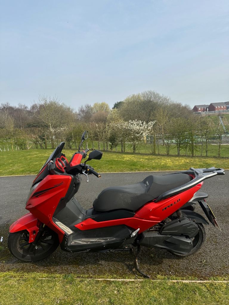 Lexmoto Apollo 125 Moped