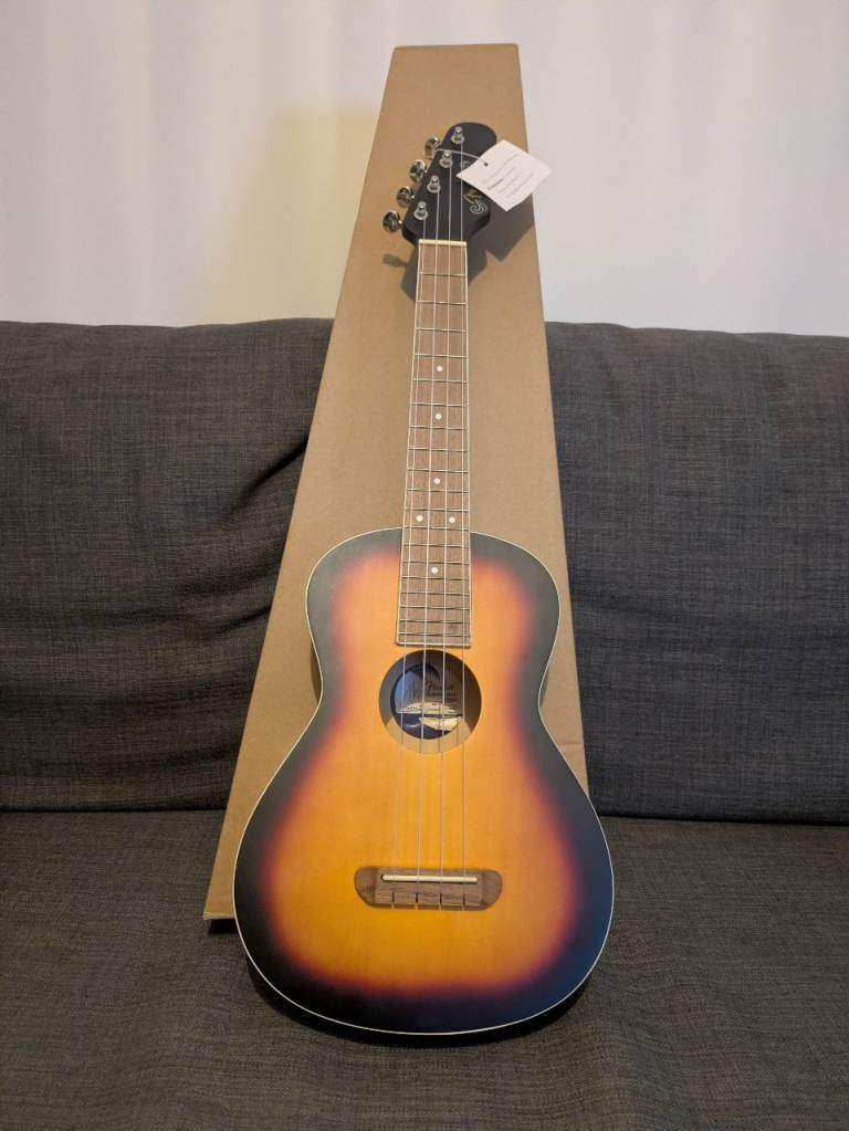 Fender Avalon Tenor Ukulele in Sunburst