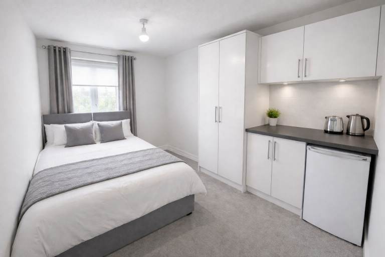 Studio Room For Rent - Fully Furnished - Universal Credit/DSS Accepted - Langley Station