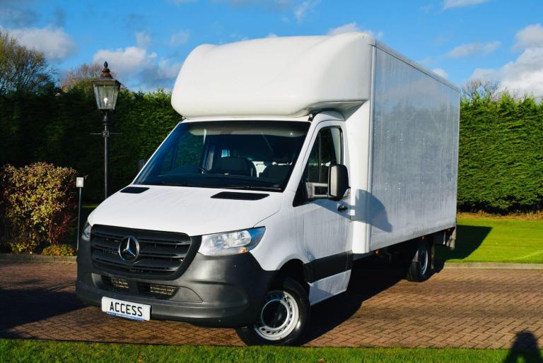 2022 Mercedes-Benz Sprinter 3.5t Progressive Chassis Cab CHASSIS CAB DIESEL Manual