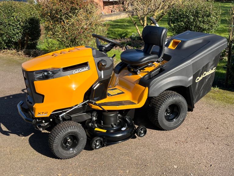 Ride-on Mower, New. Suitable for large gardens & paddocks