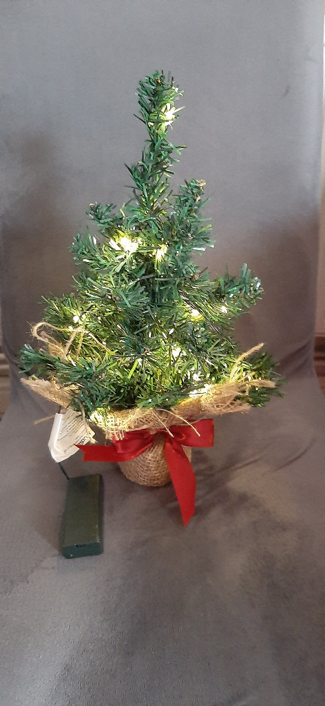 Artificial tree/lights 30cm