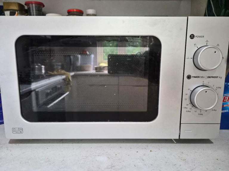 George Home 700W Silver Microwave – Good Condition need to go in 1 week