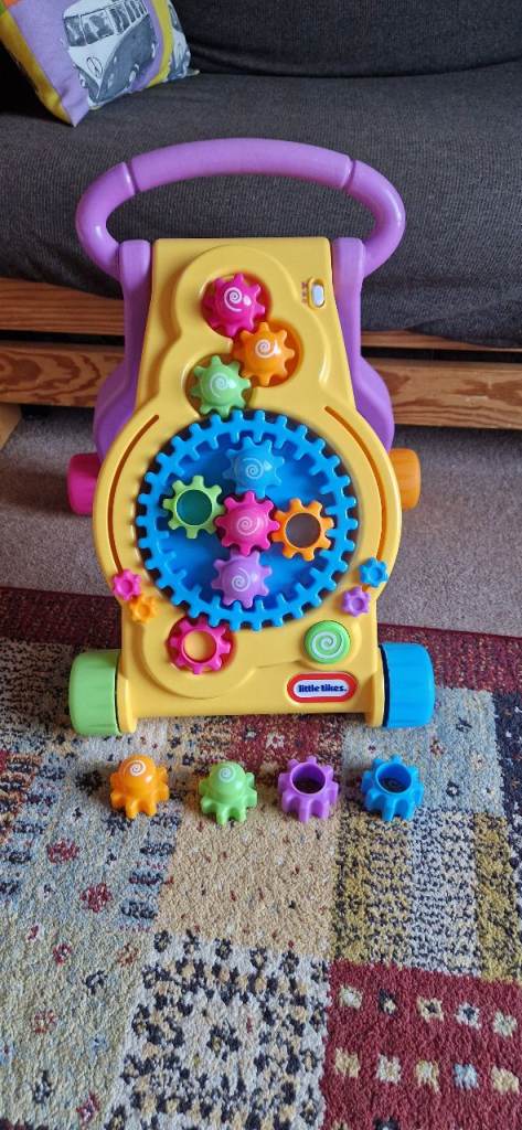 LITTLE TIKES GIGGLY GEARS SPIN N STROLL WALKER. INCLUDES BATTERIES. EXCELLENT.