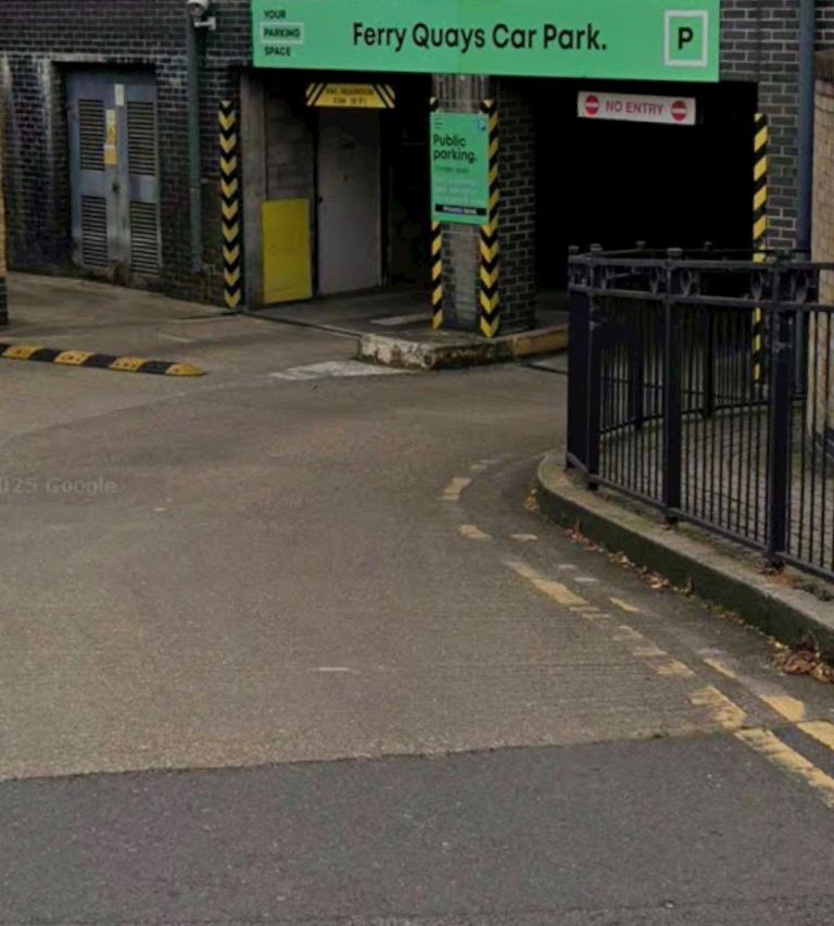 Brentford, London parking space to rent