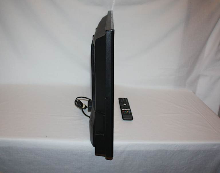 Toshiba 32 inch Smart LED TV with Freeview HD