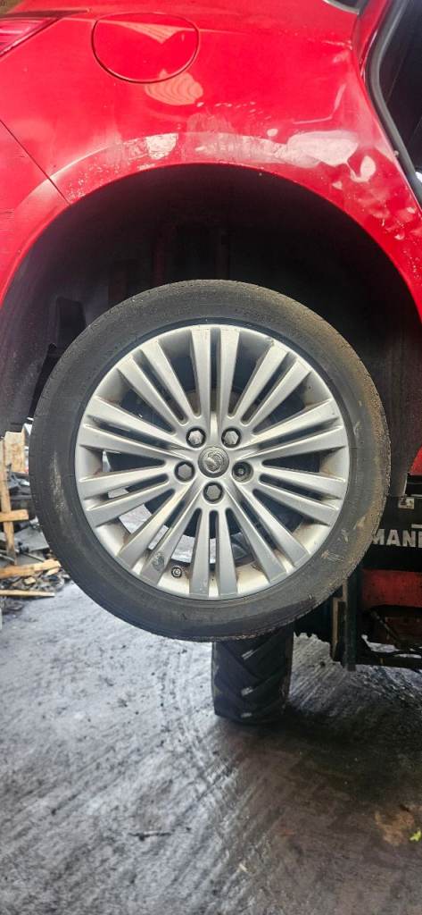 Vauxhall astra j 17 inch alloys