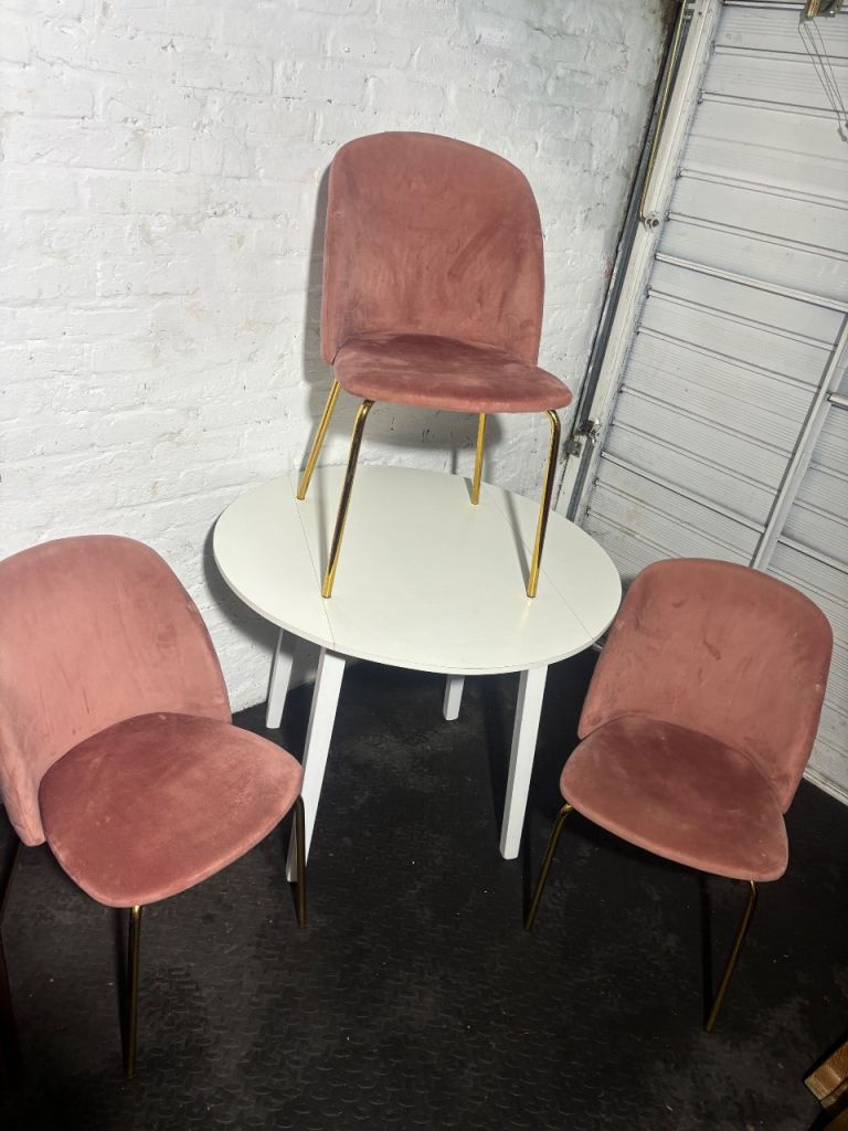 Round foldable dining table & 3 chairs  