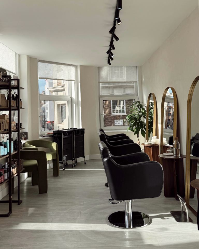 Chair to rent in a boutique Hair salon 