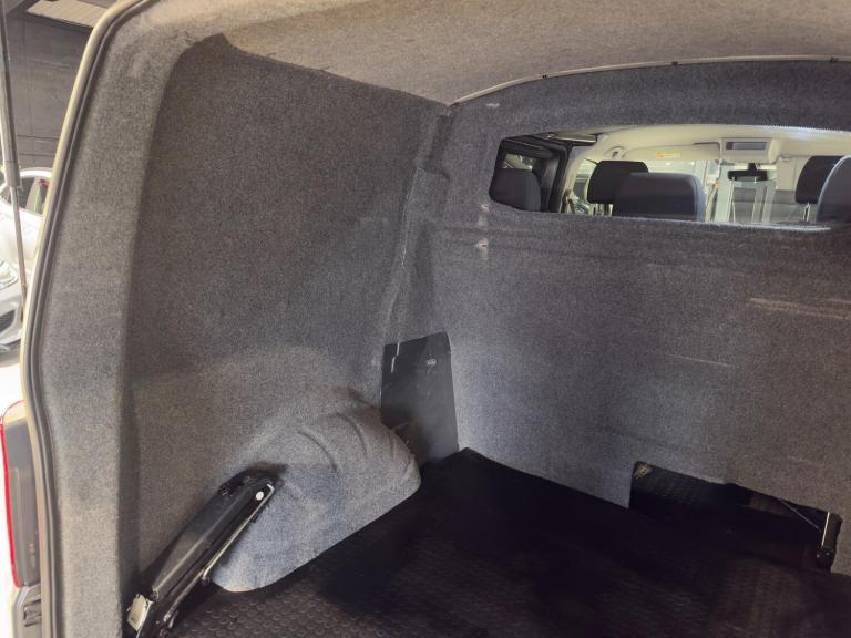  Volkswagen Transporter 2.0 TDI T32 Highline Kombi DSG FWD SWB Euro 6 (s/s) 5dr Diesel Automatic