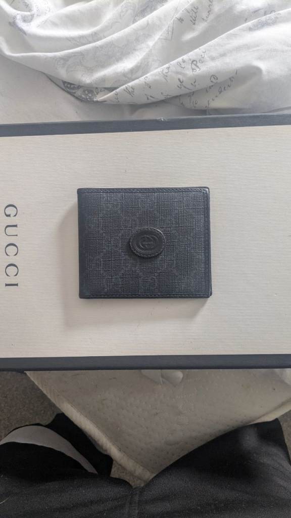 Gucci wallet Gg supreme