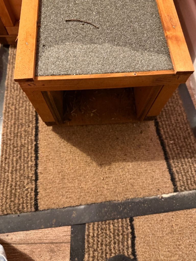 Not had long large hutch compsny hedgehog house was 47