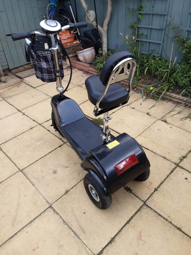 Electric scooter 
