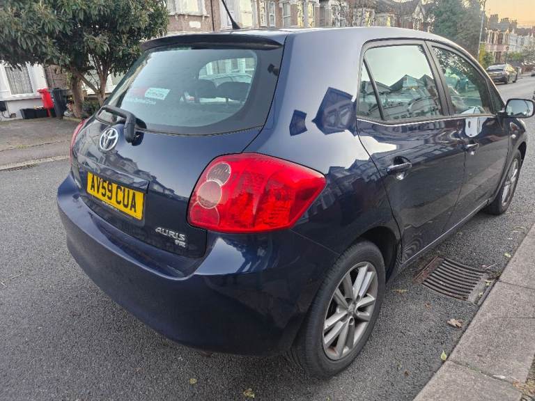 Toyota auris 1.6 petrol 1 former owner Full service history 
