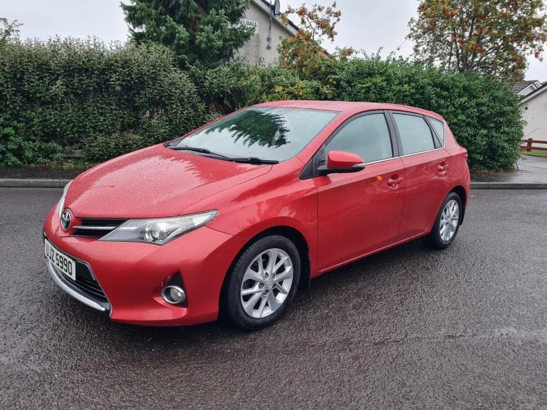 Diesel £20 Road Tax Beautiful Toyota Auris D-4D 2013 Five Door 1364cc Mot Until 23rd May 2027