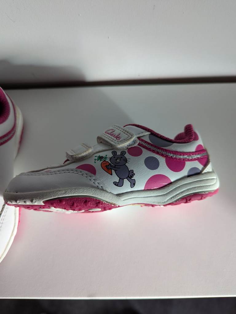 Girls white.pink Clarks trainers withflashing rabbit design on side 