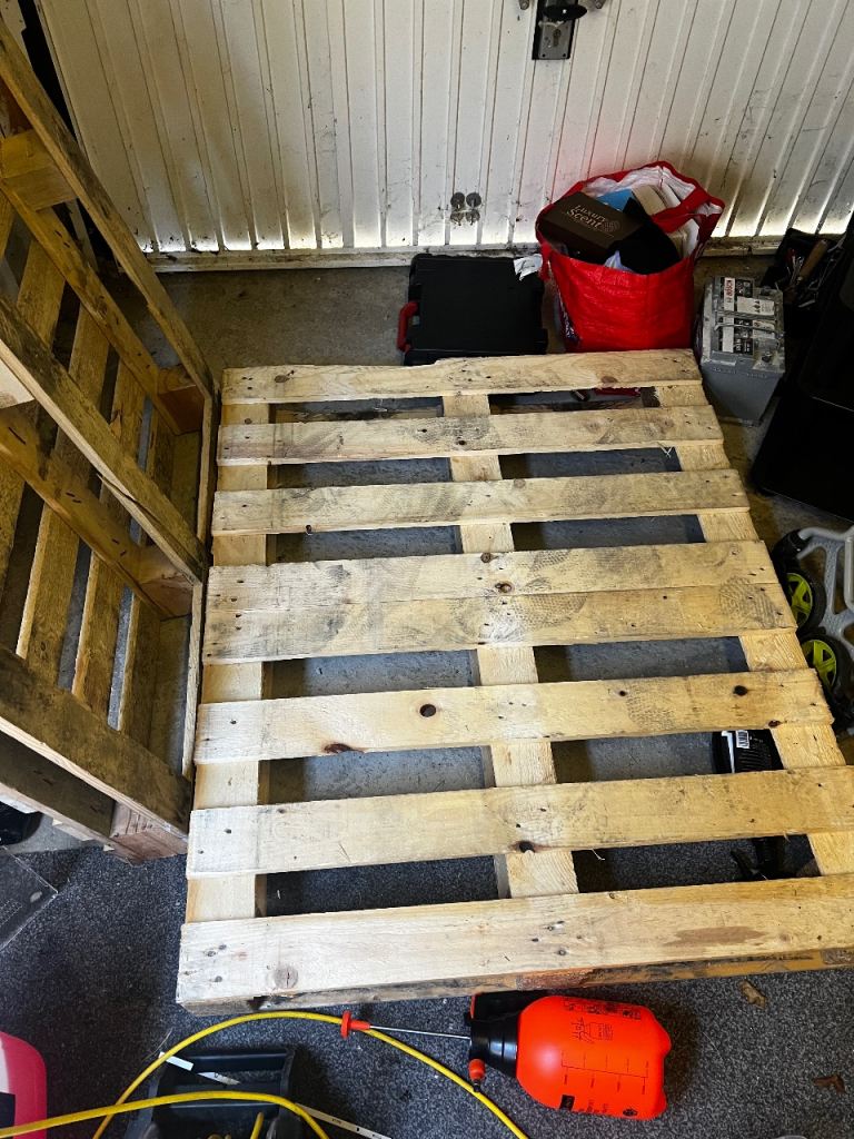 x2 Pallets