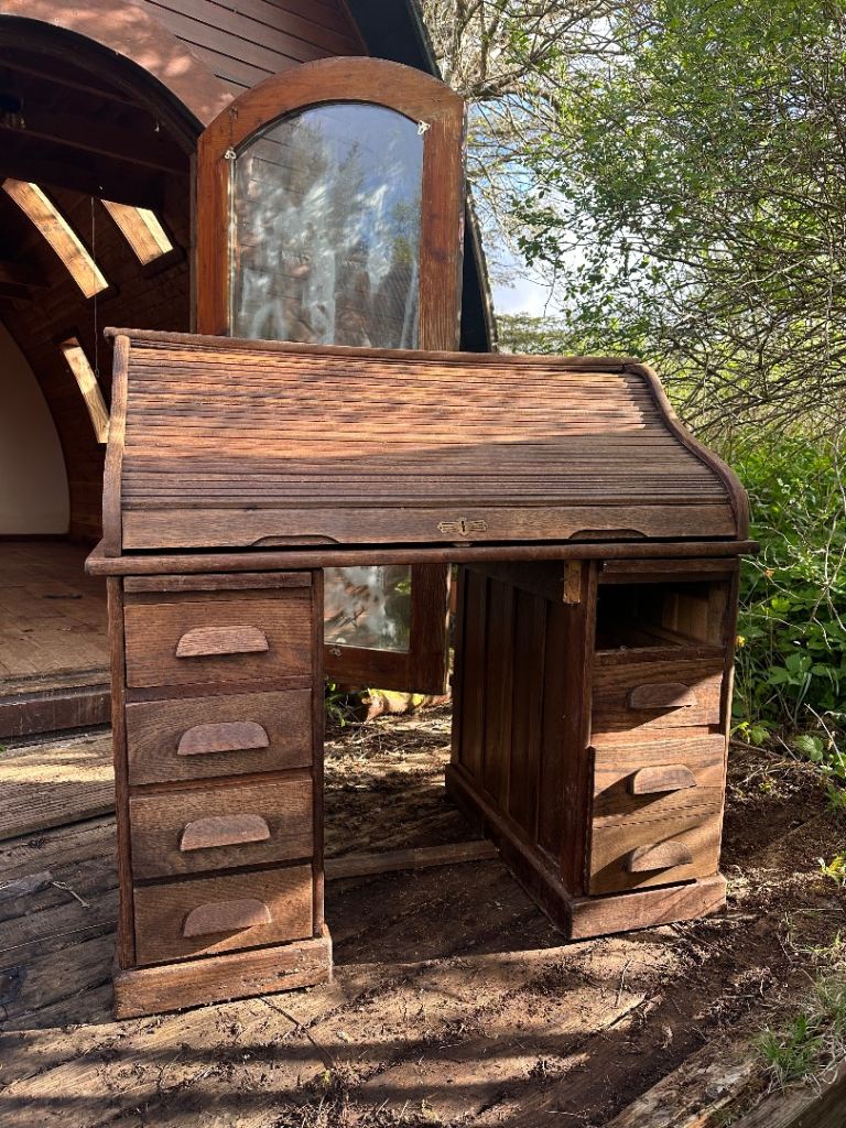 Antique roll top desk 