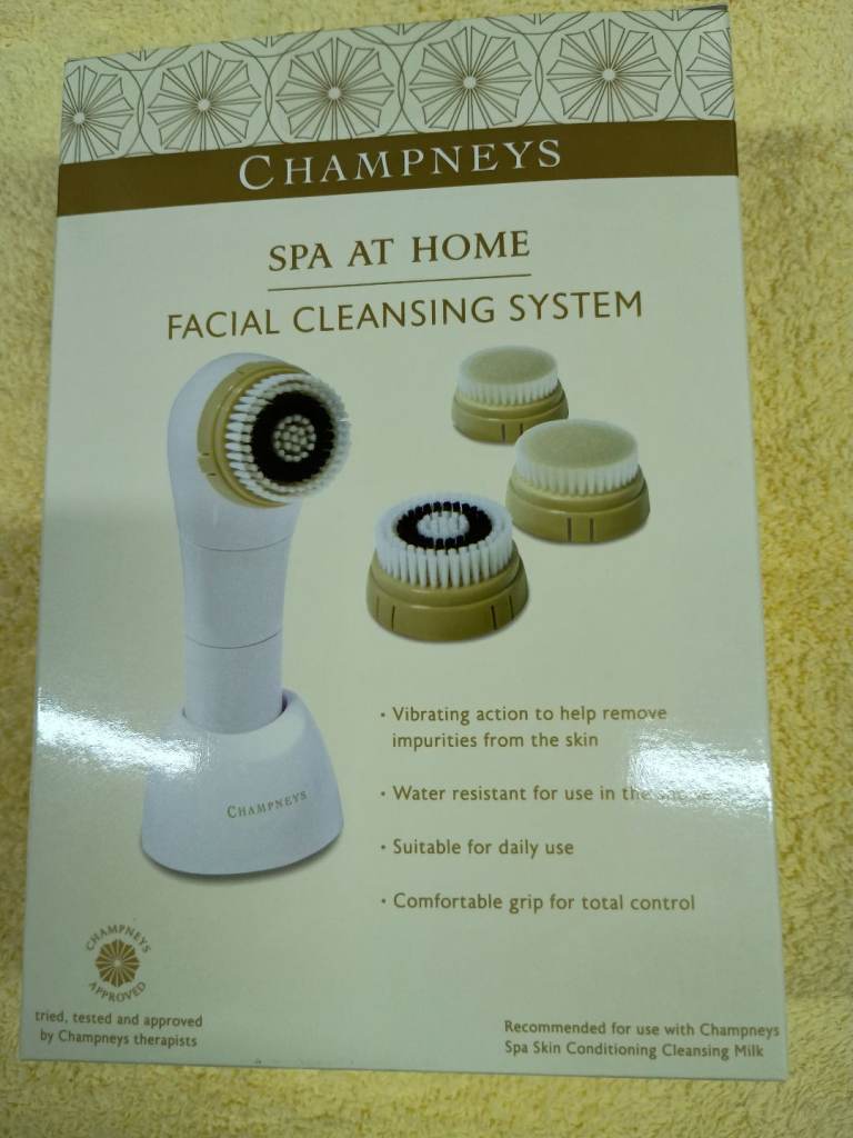 Champneys Facial cleansing system.