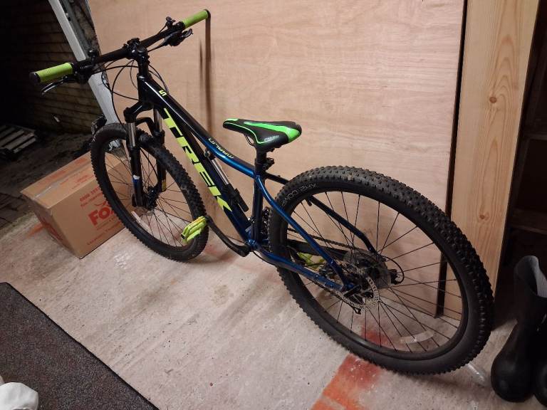 Trek bike barely used, literally gatherung dust, 