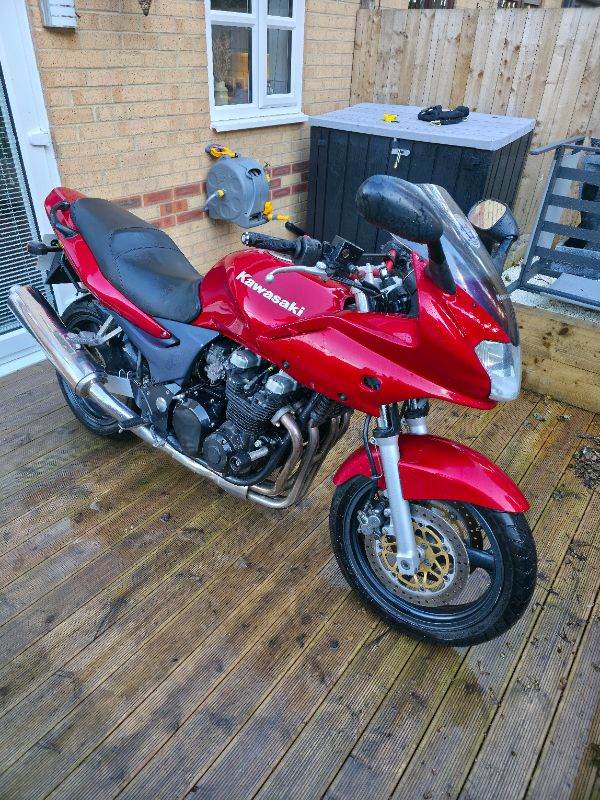 Kawasaki zr7s