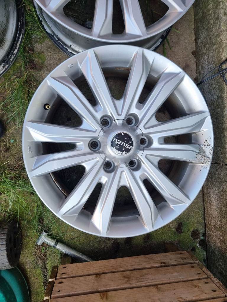 4 x 18" Alloy Wheels 