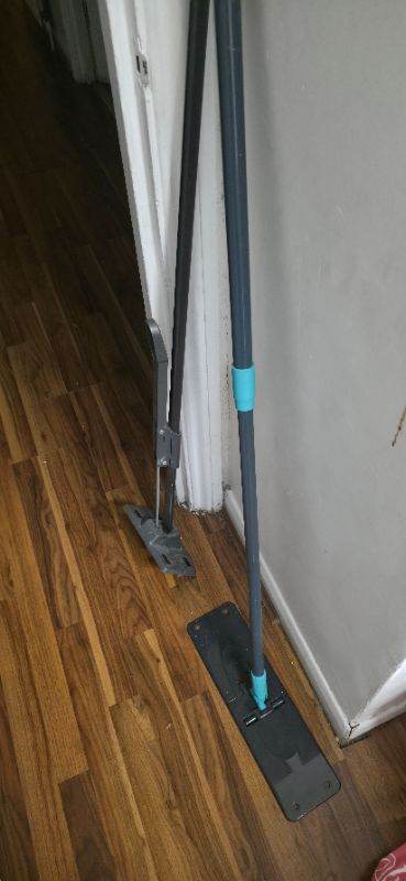 2 mops without attachments • Used