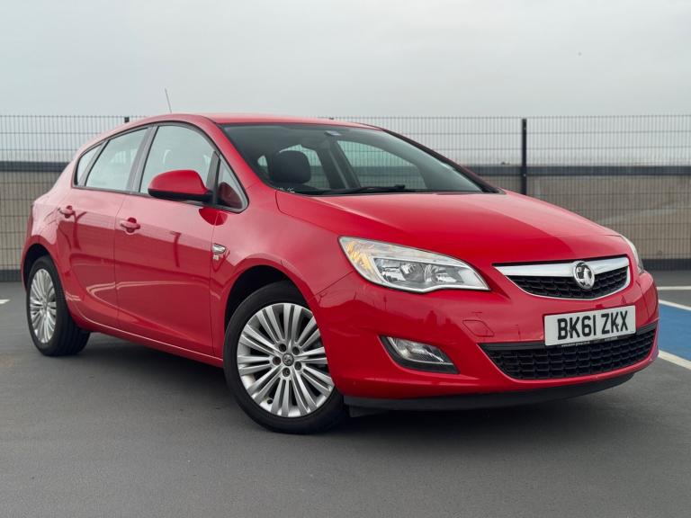 2011 Vauxhall Astra 1.6i 16V Excite 5dr HATCHBACK Petrol Manual