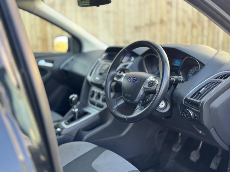 2012 Ford Focus 1.6 TDCi 115 Zetec 5dr HATCHBACK DIESEL Manual