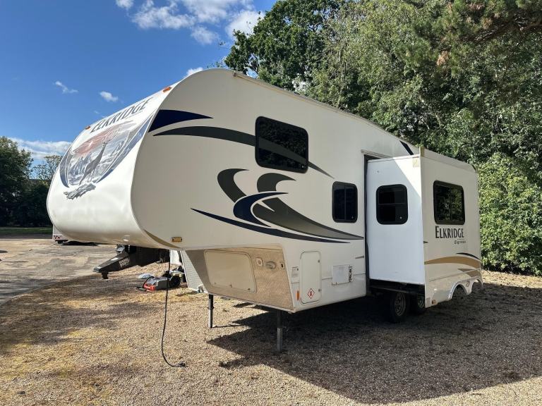 Elkridge Express 5th wheel trailer