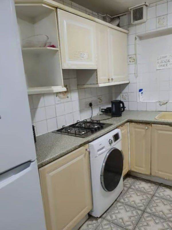 large room to let