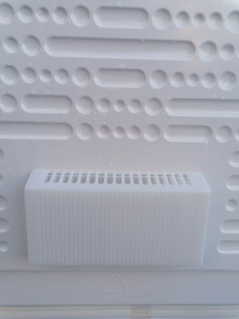 FREEZER CHEST FREEZER LARGE 255 LITRE CAPACITY INDESIT NICE CONDITION CAN DELIVER £230